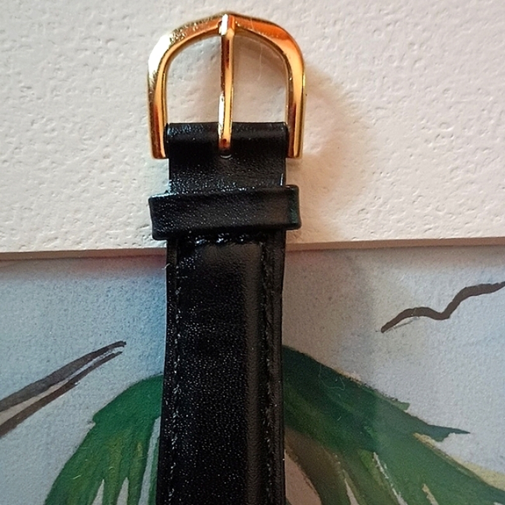 Beanie Baby Bear Wristwatch Black Buckle Band Round Face Gold Tone Collectible - Picture 3 of 8